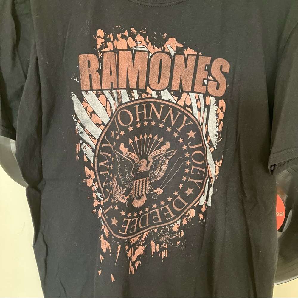 Ramones Band Tee - Picture 2 of 5